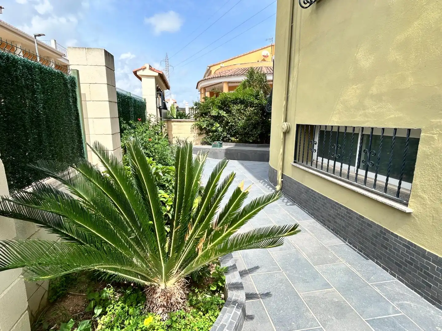 Vista exterior de Casa o chalet en venta en Daimús con Aire acondicionado, Terraza y Trastero