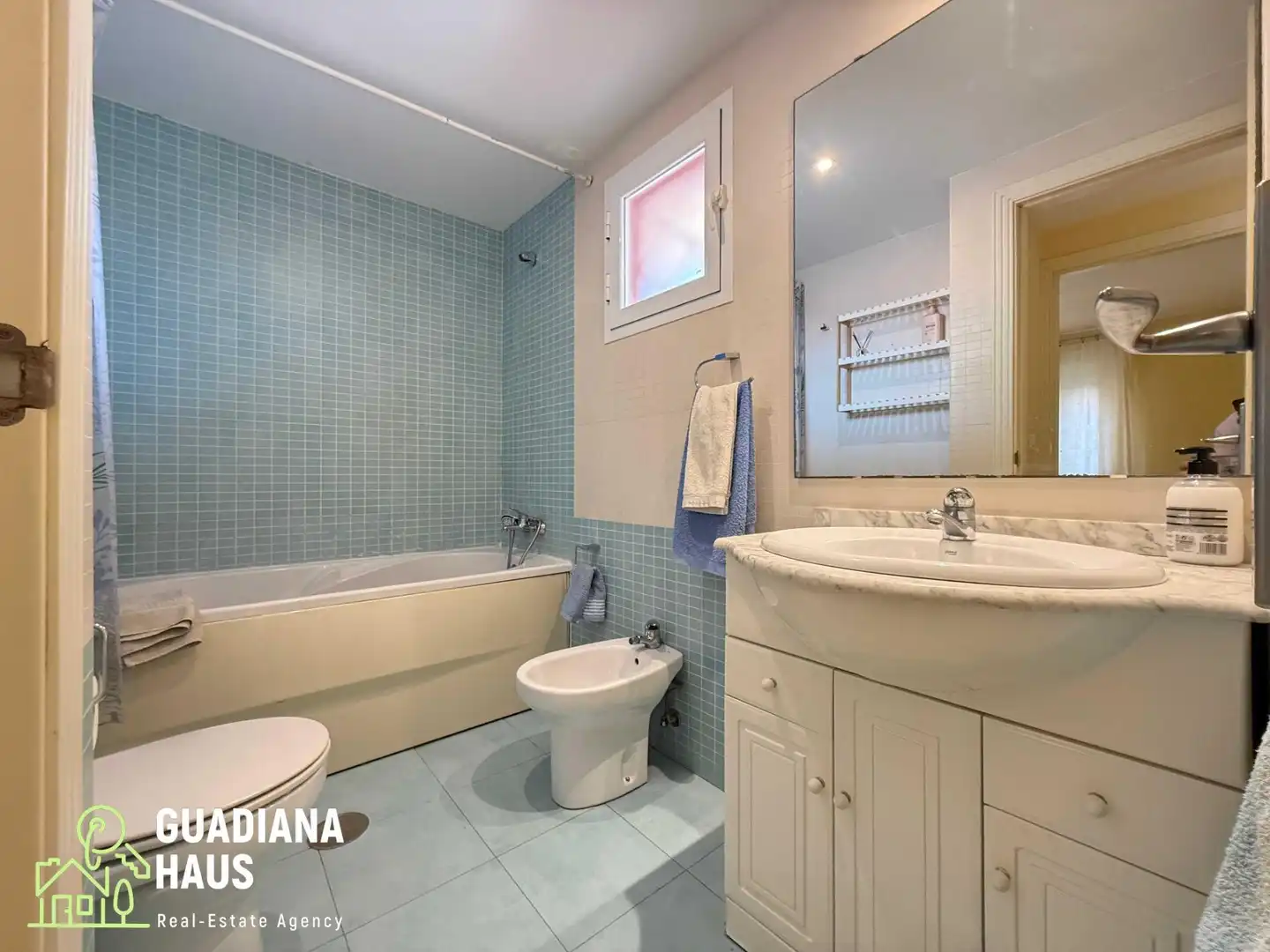 Bany de Apartament en venda en Isla Cristina amb Aire condicionat, Calefacció i Terrassa