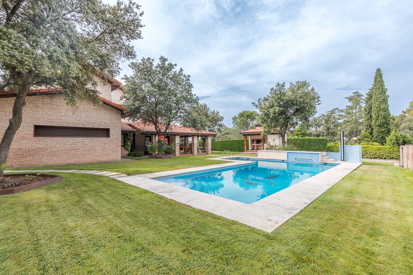 Piscina de Casa o xalet en venda en Villaviciosa de Odón amb Aire condicionat, Jardí privat i Terrassa
