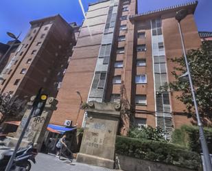 Vista exterior de Traster en venda en Badalona