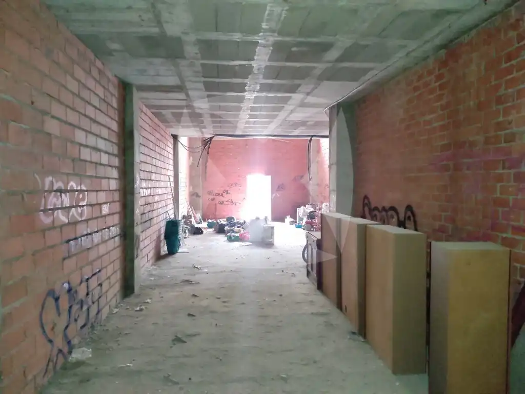 Gewerbefläche zur Miete in Calle Julio Cienfuegos Linares, imagen 2