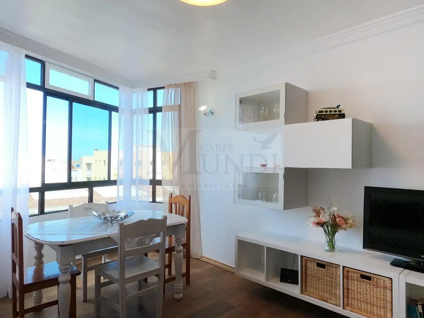 Menjador de Apartament en venda en La Oliva amb Terrassa i Moblat