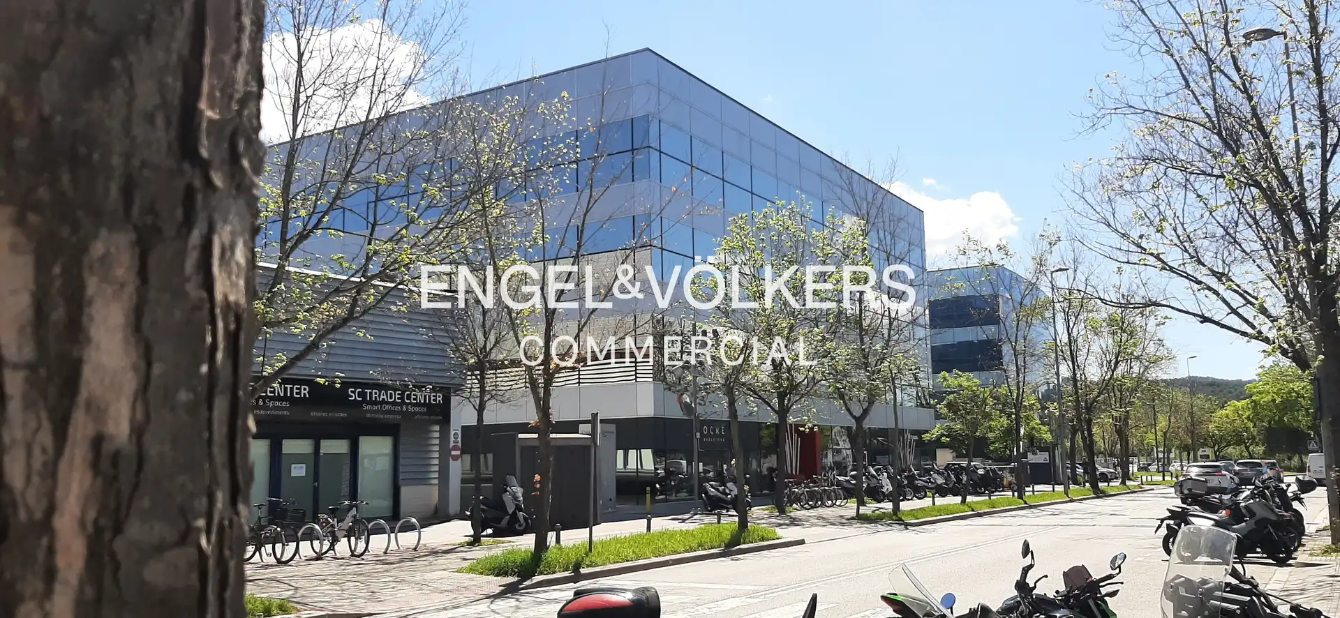 Außenansicht von Büro zum Verkauf in Sant Cugat del Vallès