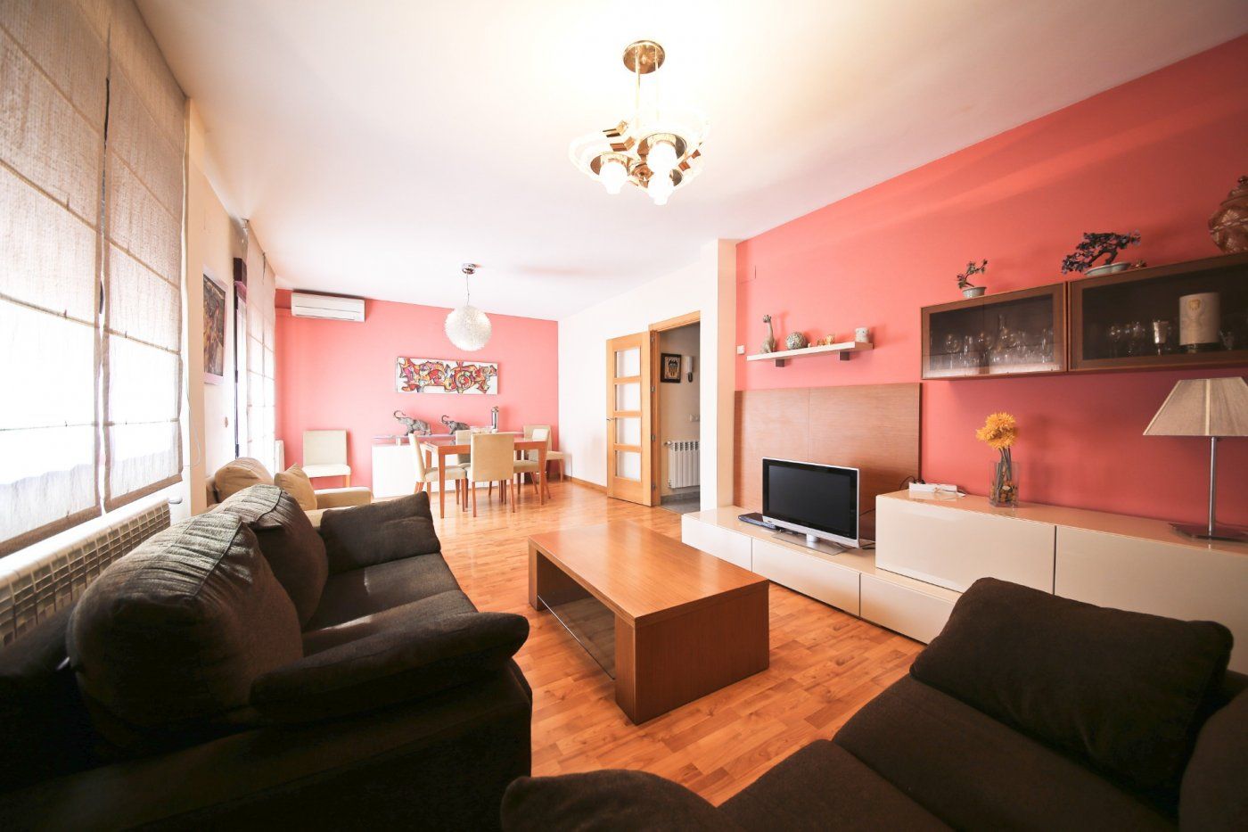 Sala d'estar de Casa adosada en venda en Tomelloso amb Aire condicionat, Calefacció i Traster