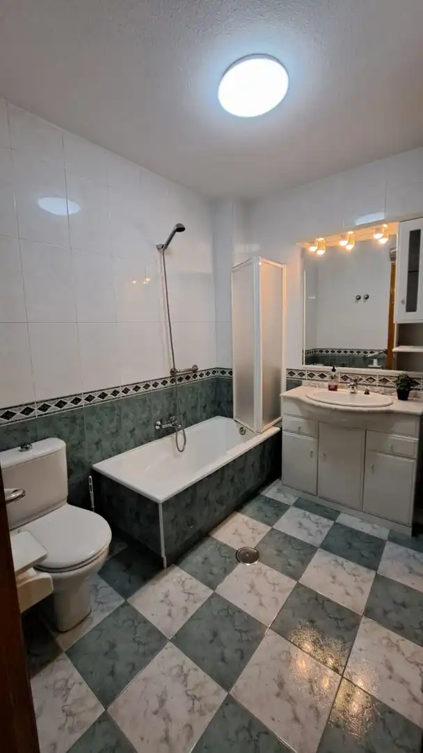 Badezimmer von Wohnung zur Miete in Murcia mit Heizung, Abstellraum und Möbliert