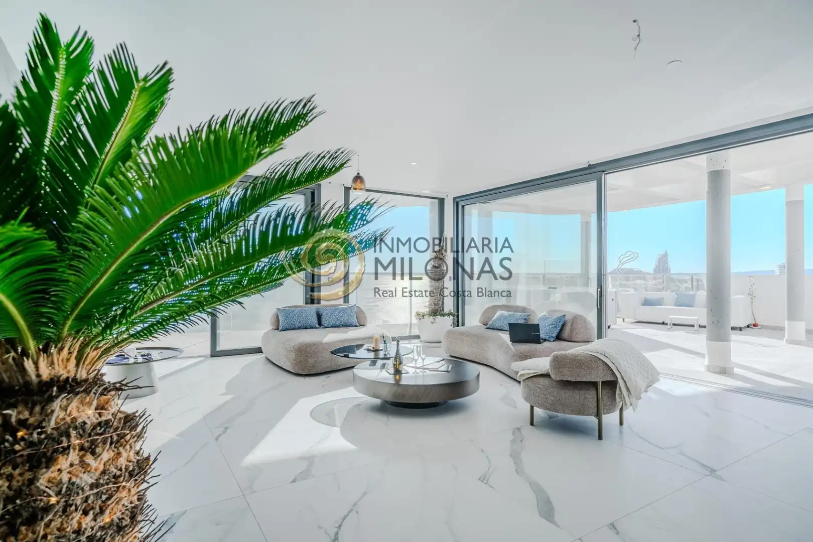 Sala d'estar de Apartament en venda en Benidorm amb Aire condicionat, Terrassa i Traster