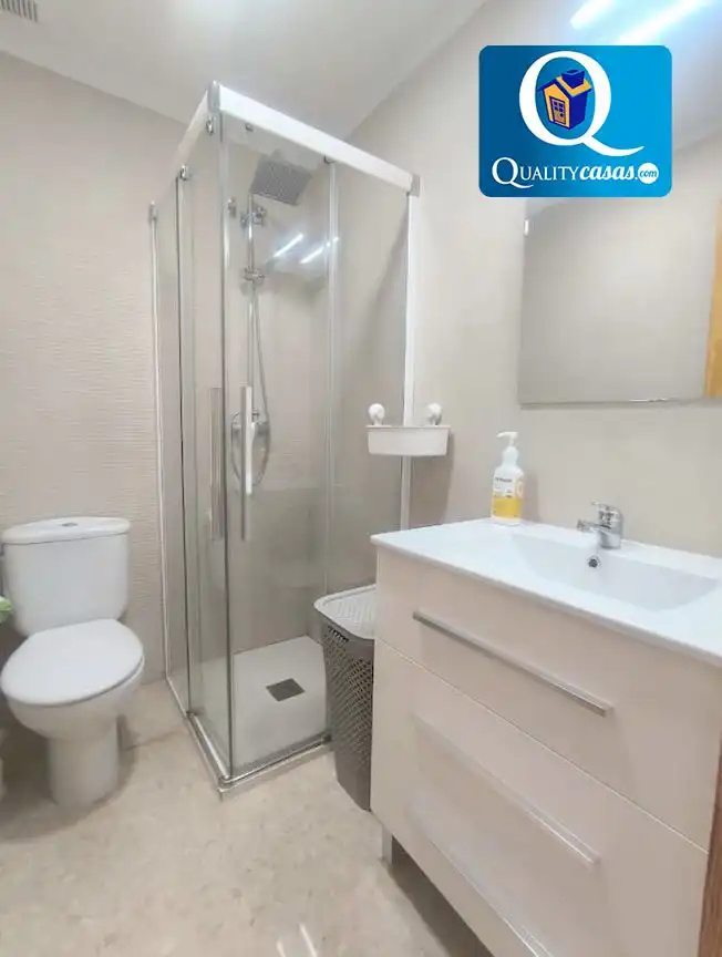 Bany de Apartament en venda en Elche / Elx amb Aire condicionat, Calefacció i Terrassa