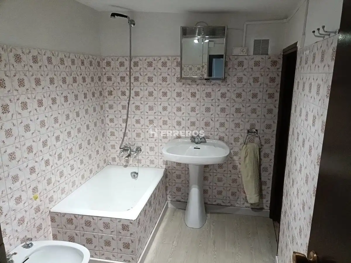 Baño de Casa o chalet en venta en Villanueva de Cameros con Calefacción, Trastero y Balcón