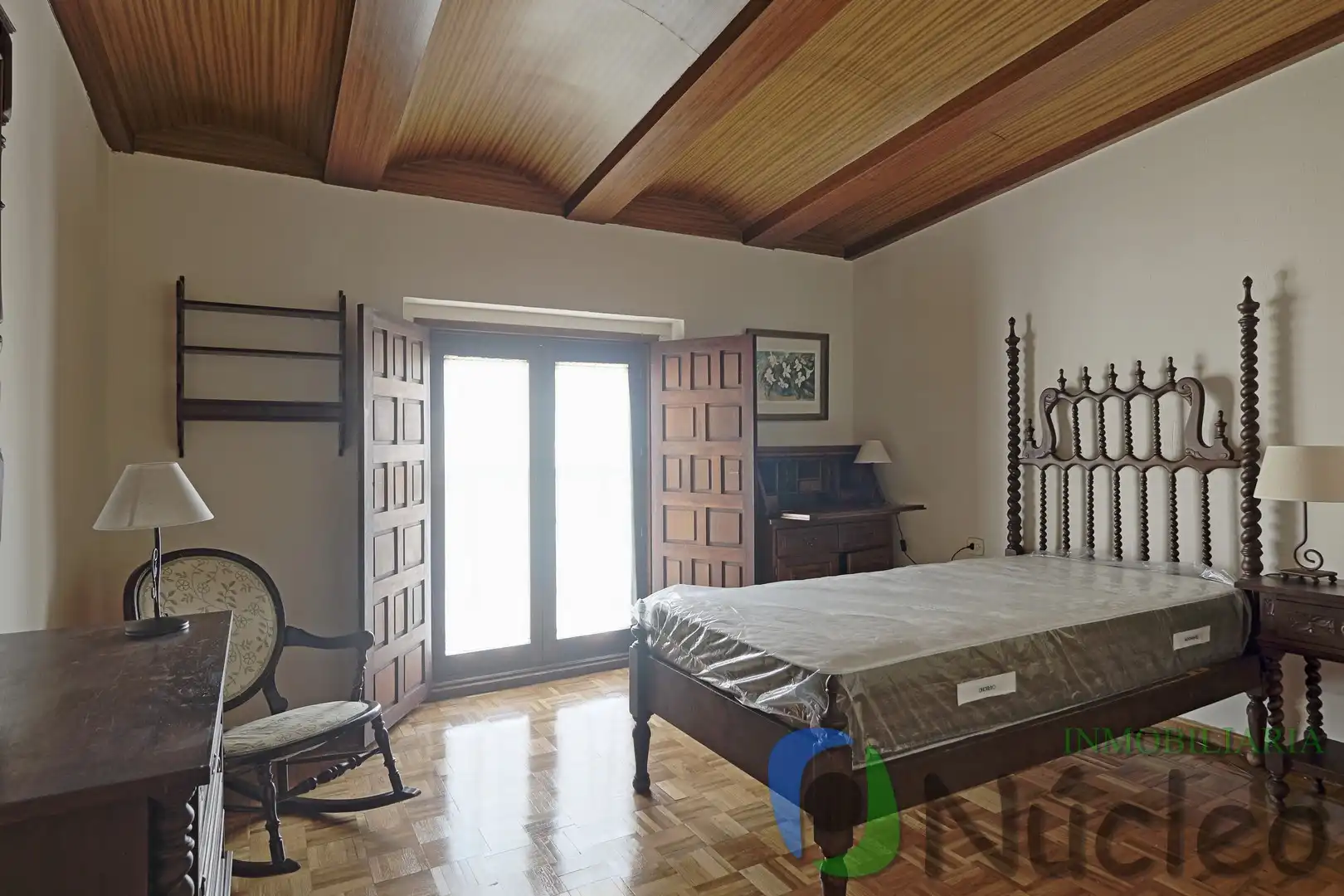 Schlafzimmer von Dachboden zur Miete in Badajoz mit Klimaanlage, Heizung und Parkett