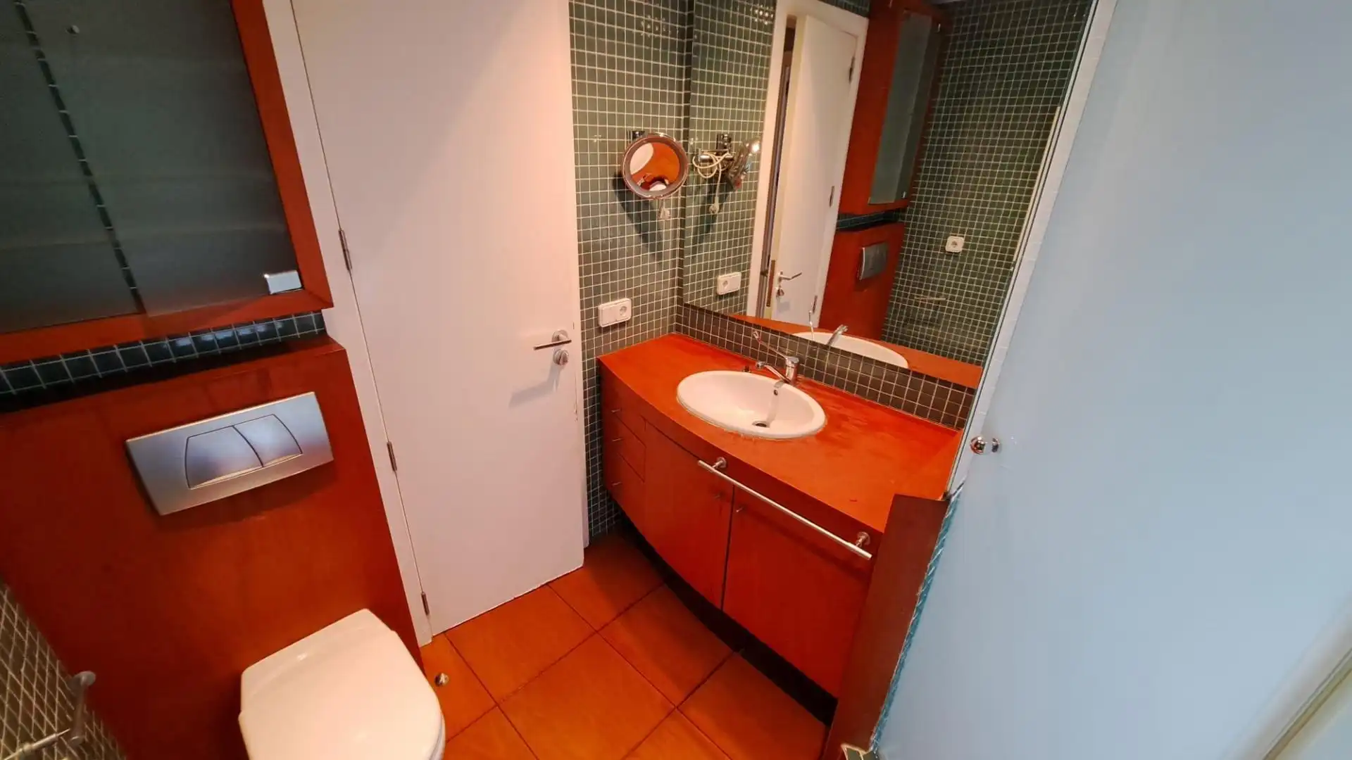 Baño de Piso en venta en Valencia con Aire acondicionado, Calefacción y Jardín privado