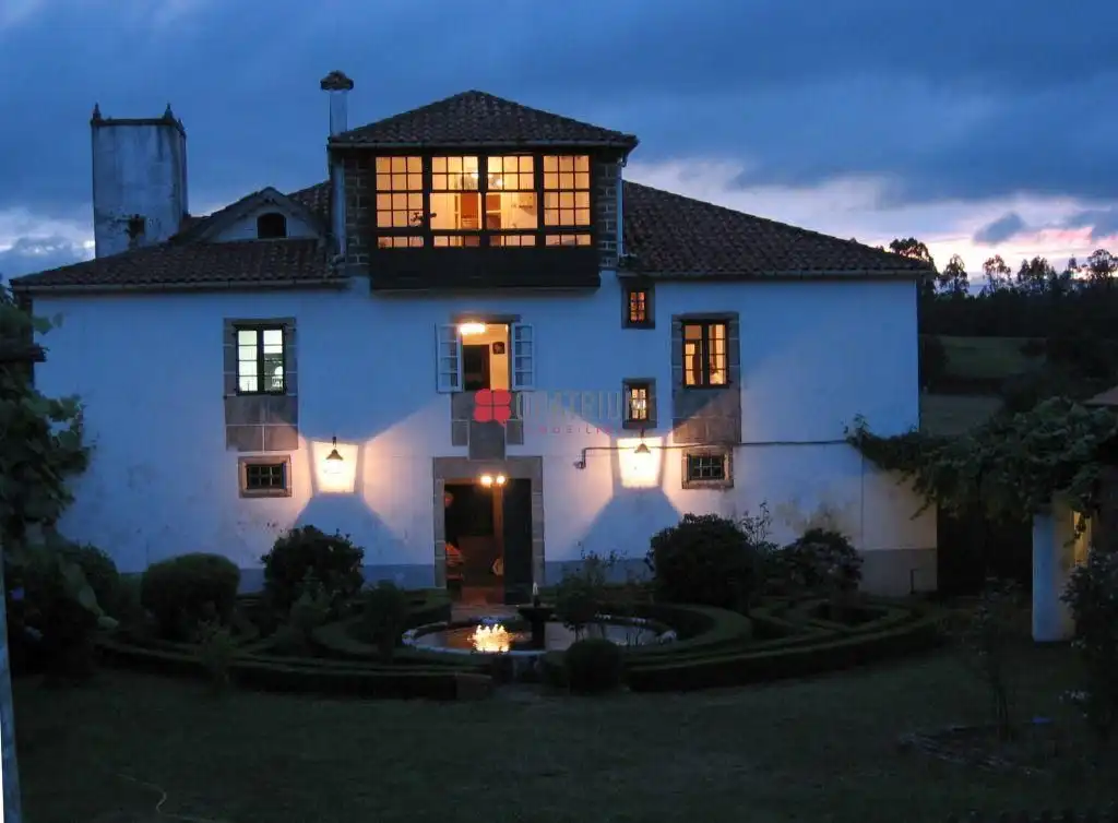 Vista exterior de Finca rústica en venda en Touro amb Jardí privat, Traster i Piscina