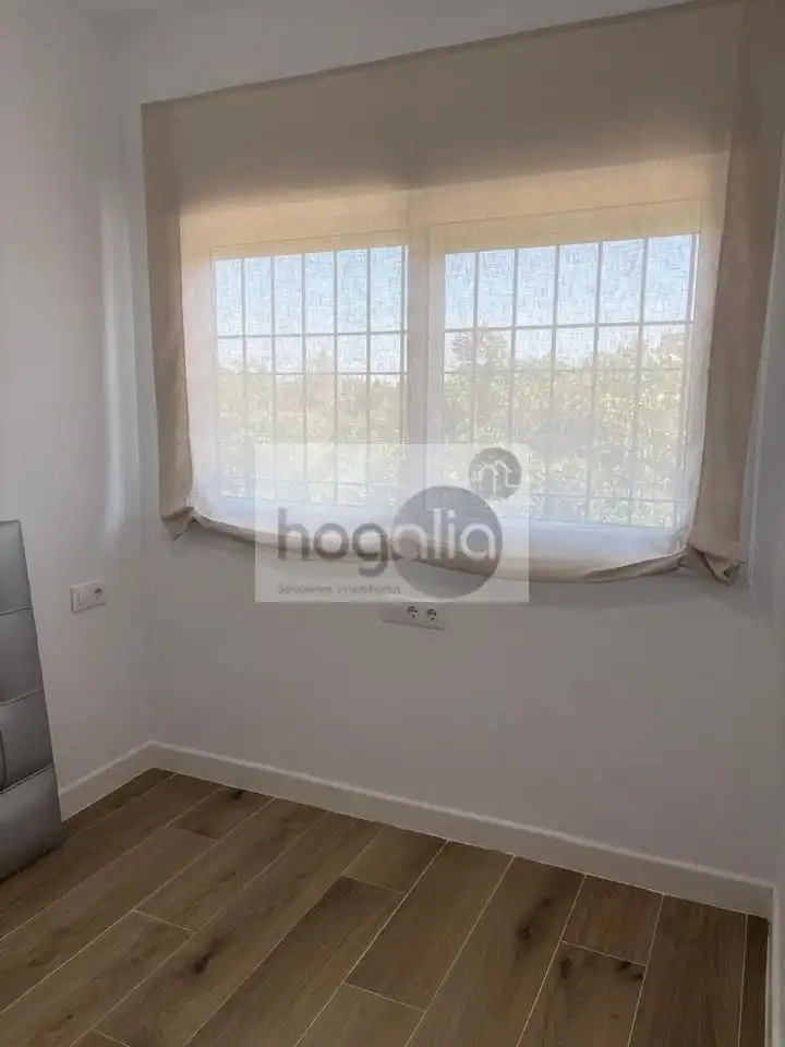 Ground floor for rent in Triana Casco Antiguo