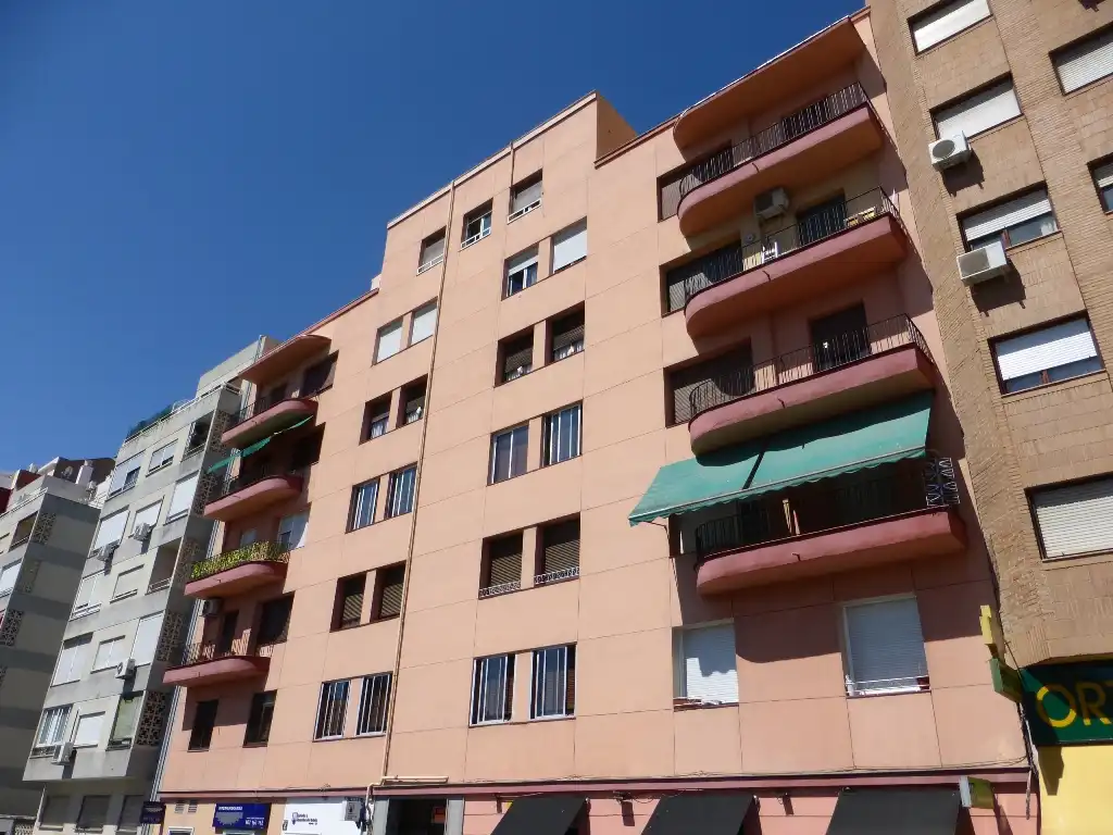 Außenansicht von Wohnung zum Verkauf in Madrid mit Klimaanlage, Heizung und Parkett