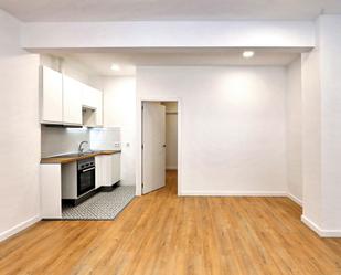 Kitchen of Flat for sale in  Barcelona Capital  with Air Conditioner