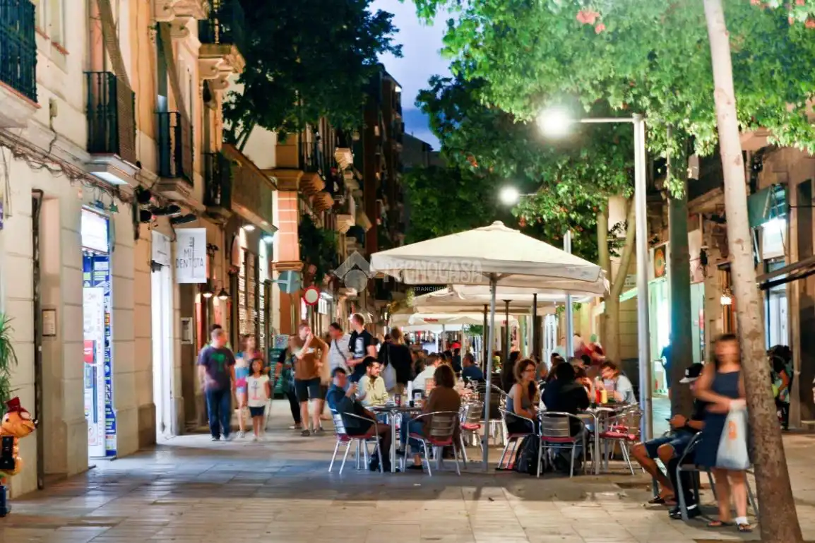 Vista exterior de Piso en venta en Barcelona con Aire acondicionado y Balcón