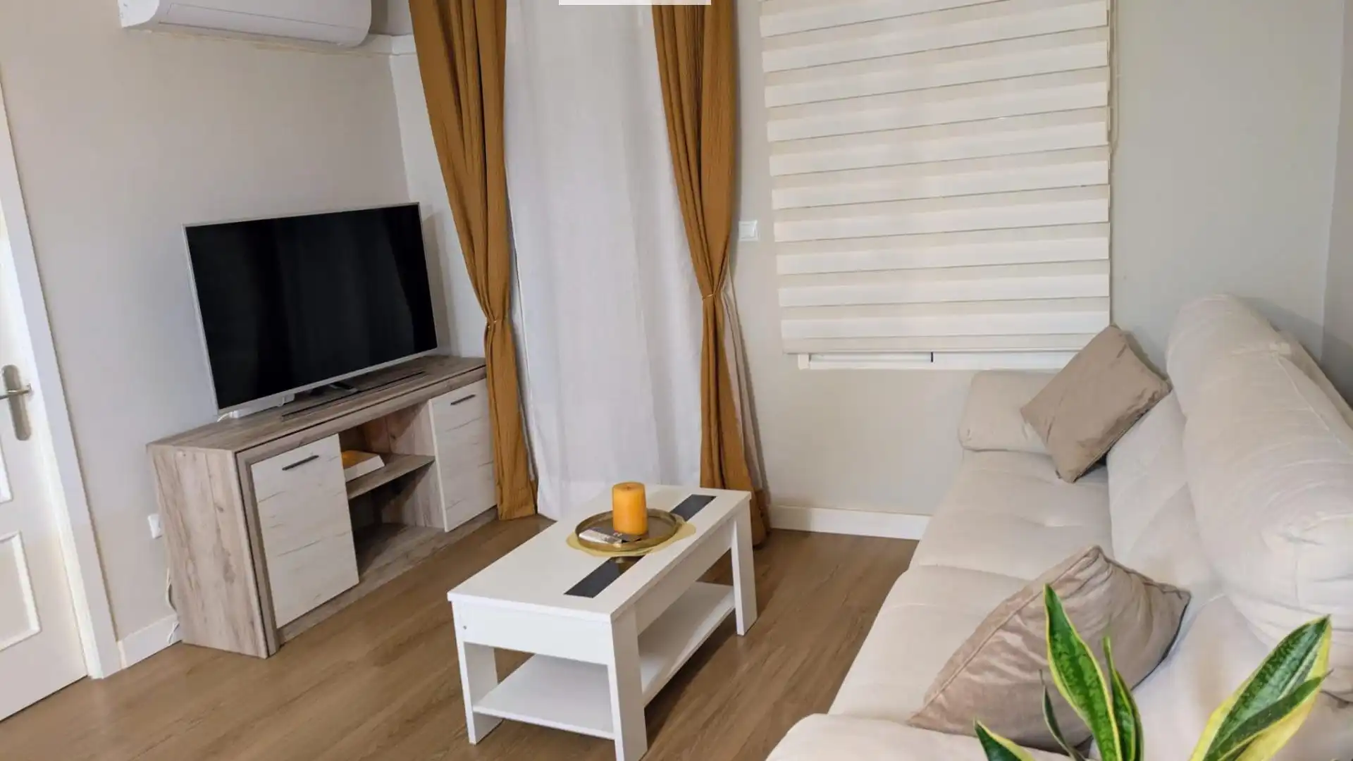 Living room of Flat for sale in Bailén  with Air Conditioner and Furnished