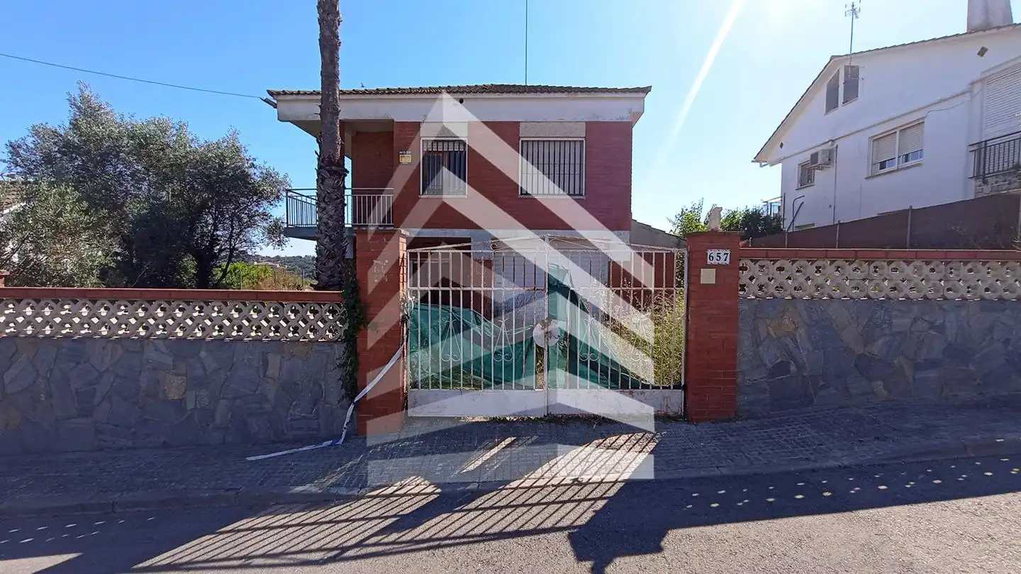 Exterior view of Houses for sale in Masquefa  with Private garden and Balcony