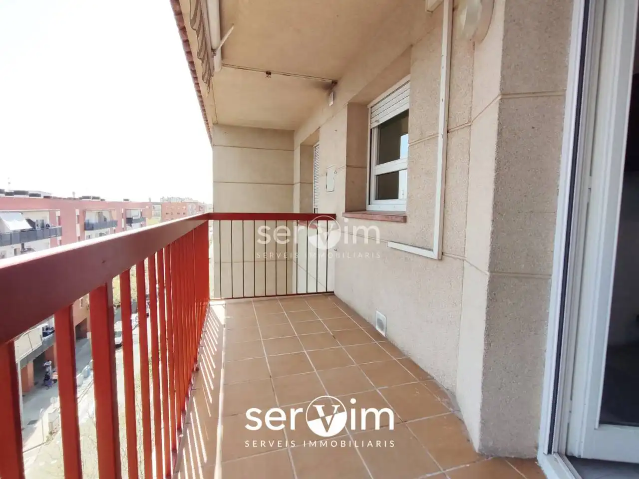 Dormitori de Pis en venda en Salt amb Aire condicionat, Calefacció i Terrassa