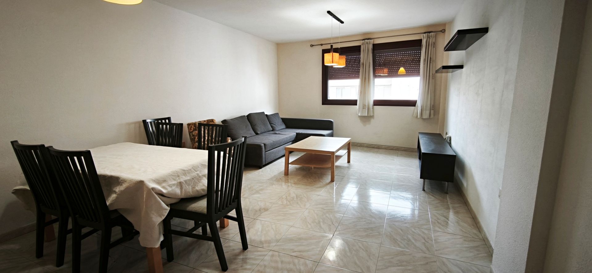 Living room of Flat to rent in  Santa Cruz de Tenerife Capital  with Air Conditioner, Furnished and Oven