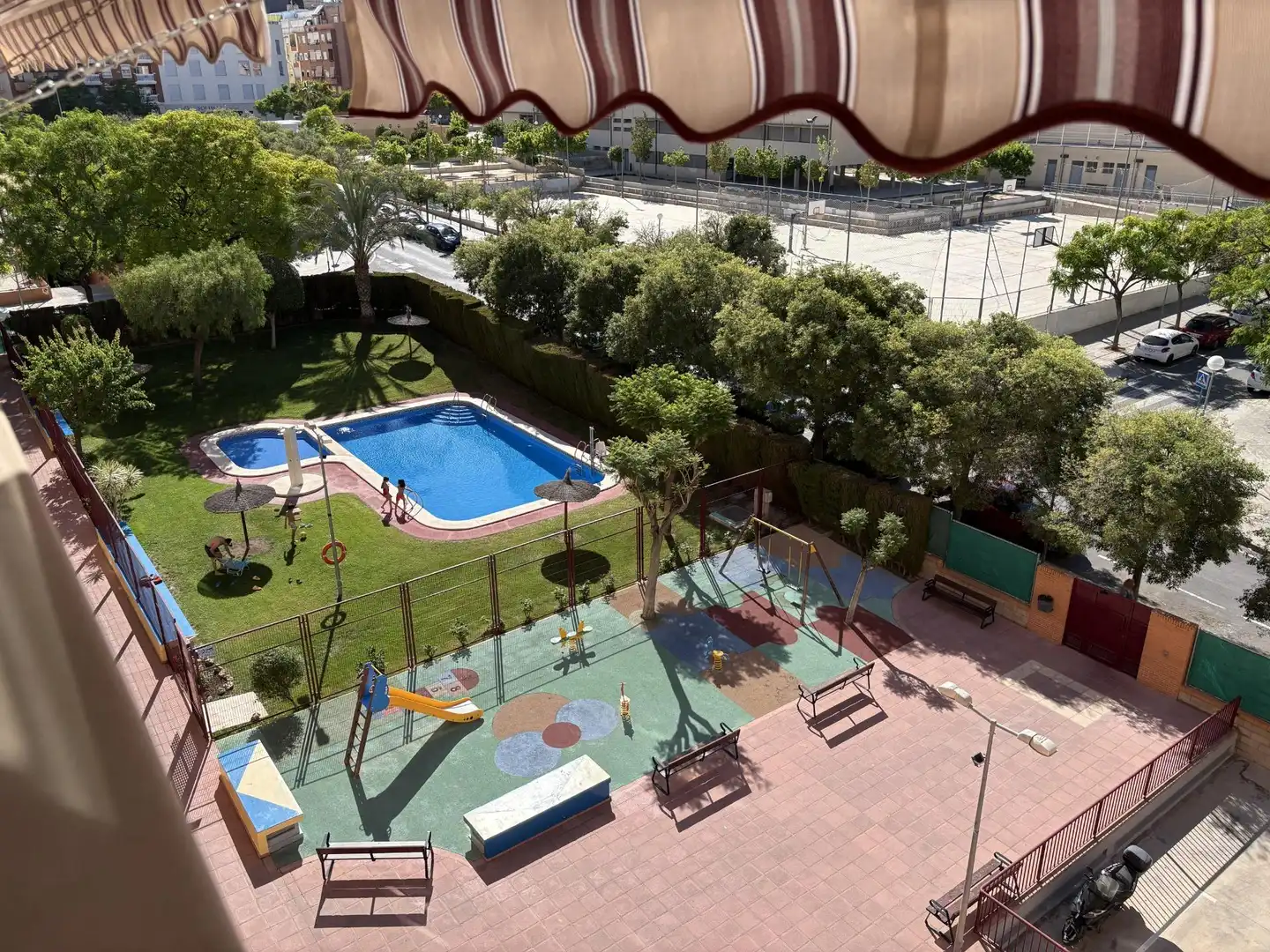 Piscina de Pis en venda en Alicante / Alacant amb Piscina comunitària