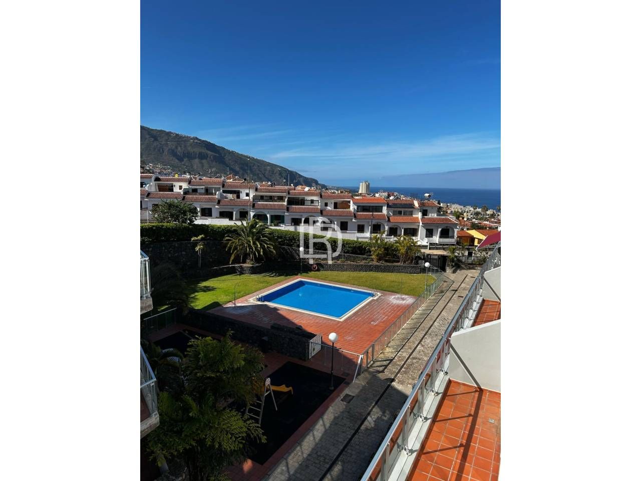 Vista exterior de Pis de lloguer en Los Realejos amb Terrassa, Moblat i Piscina comunitària