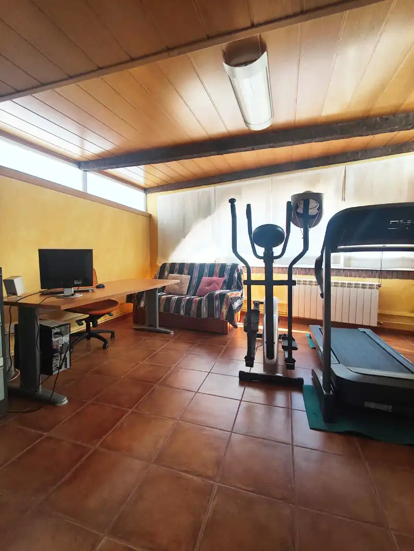 Sala de estar de Casa adosada en venta en Olesa de Montserrat con Aire acondicionado, Calefacción y Trastero