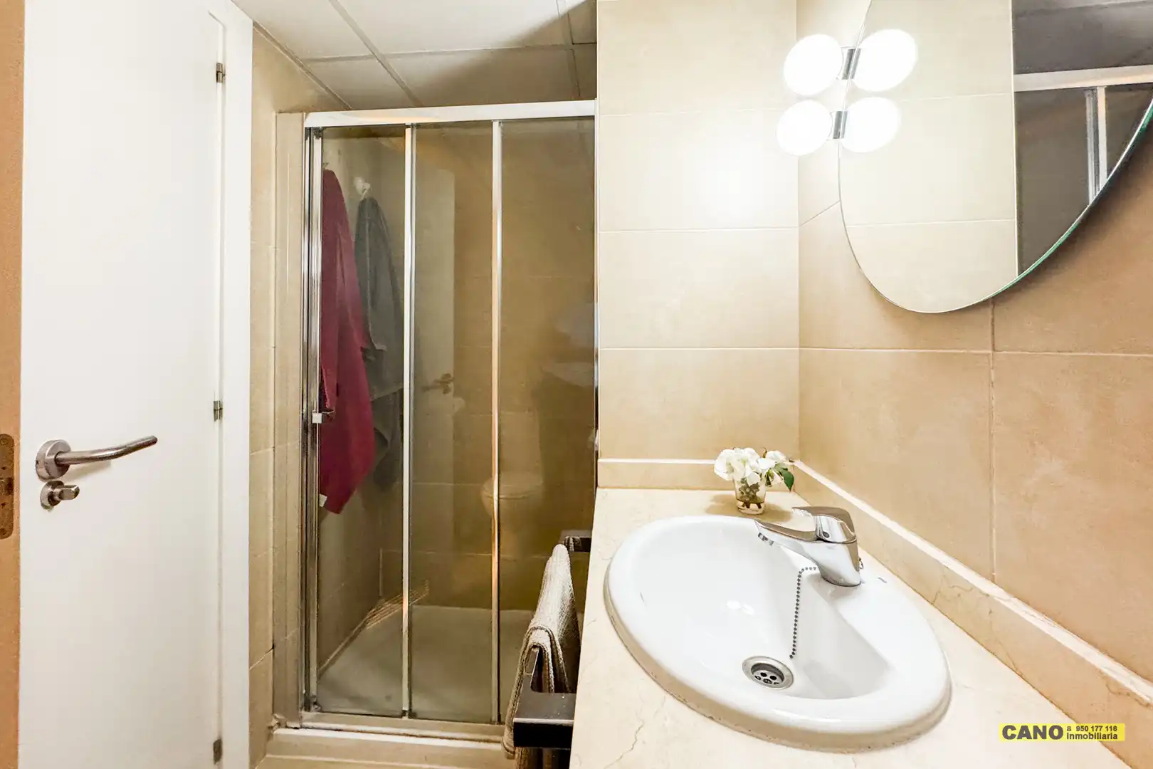 Baño de Piso en venta en Almería con Aire acondicionado, Calefacción y Terraza