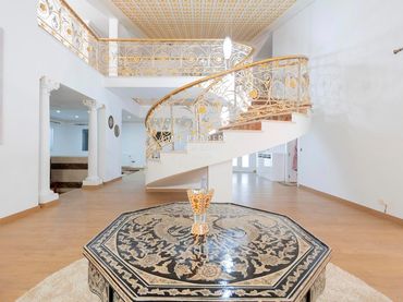 Detached house with balcony for sale in Malaga