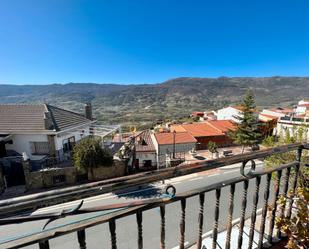 Vista exterior de Casa o xalet en venda en Valdastillas amb Balcó