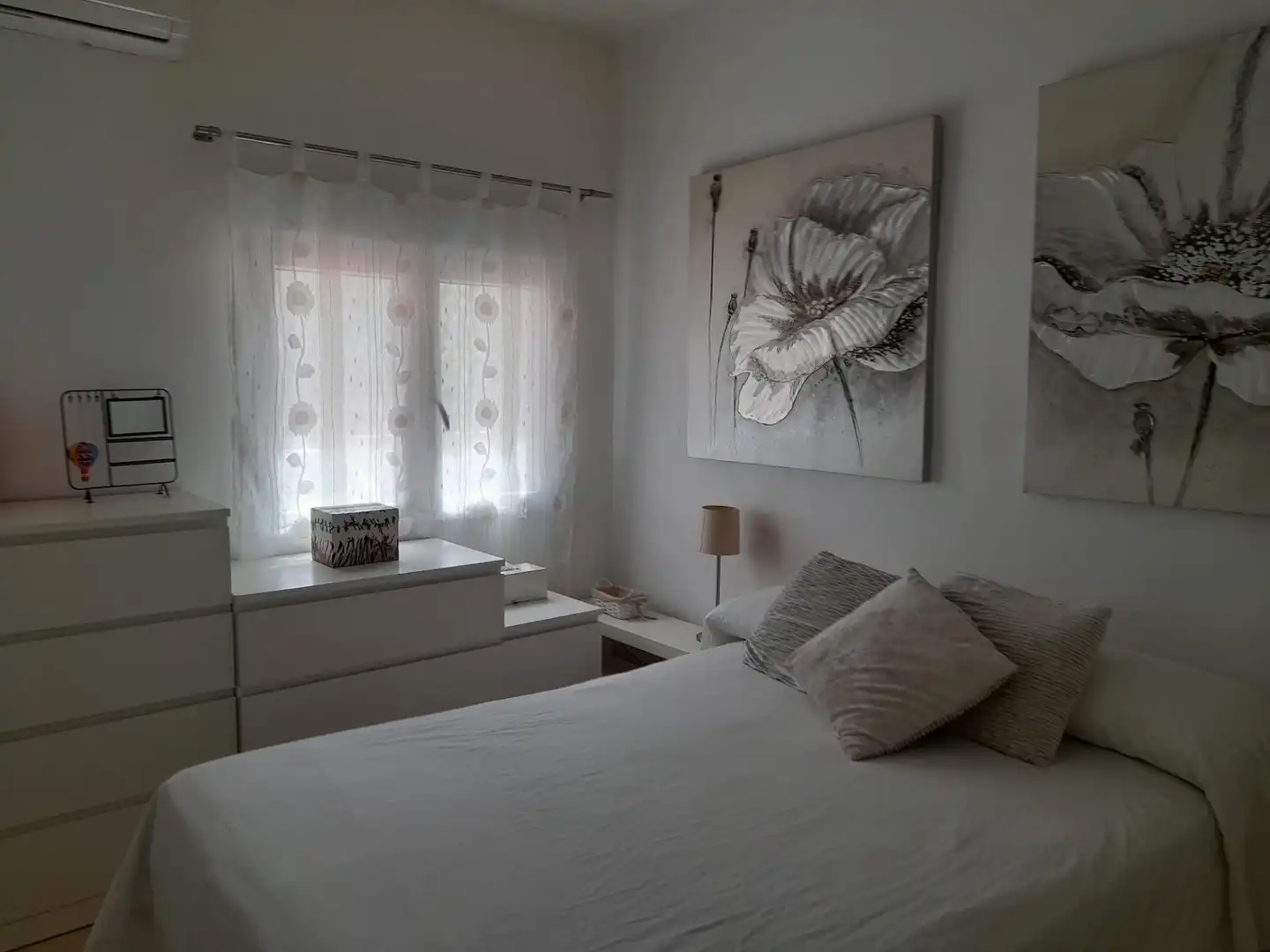 Schlafzimmer von Dachboden zum Verkauf in San Pedro del Pinatar mit Klimaanlage, Privatgarten und Terrasse