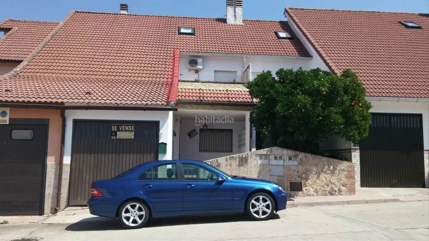 Adossat amb jardí en venda a Calle Ejido 5