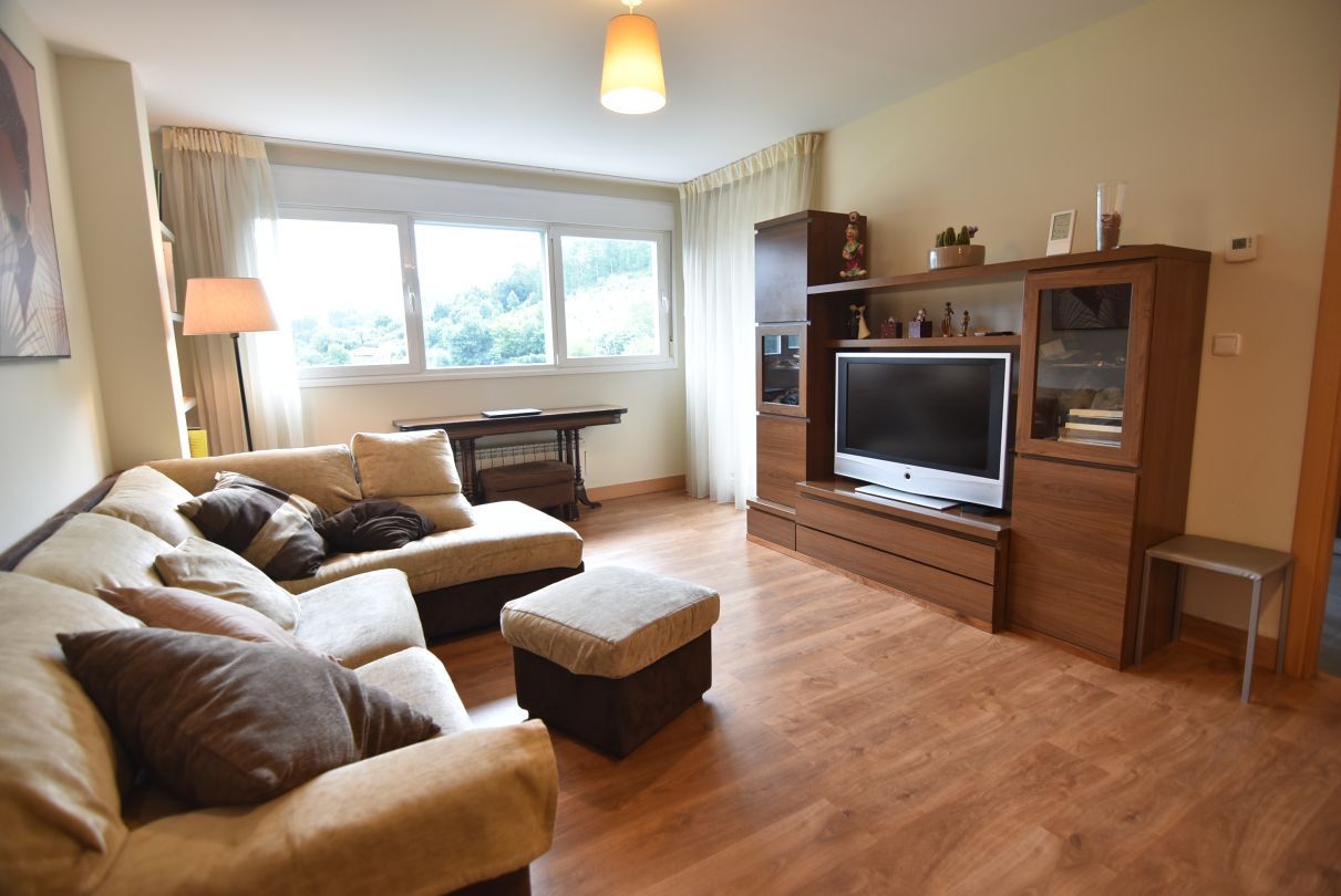 Sala de estar de Piso en venta en Eibar con Calefacción, Amueblado y Balcón