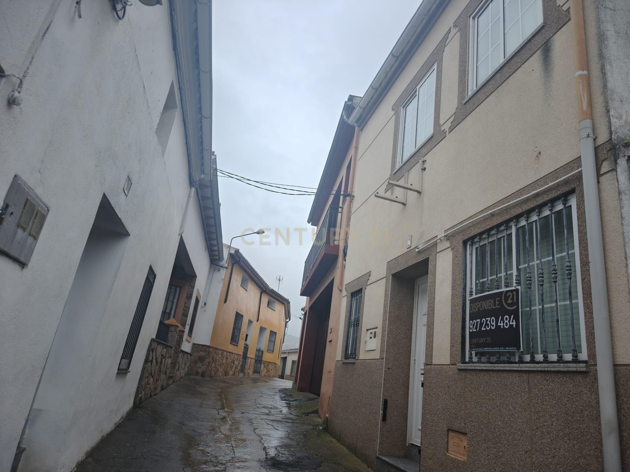 Exterior view of House or chalet for sale in Madroñera