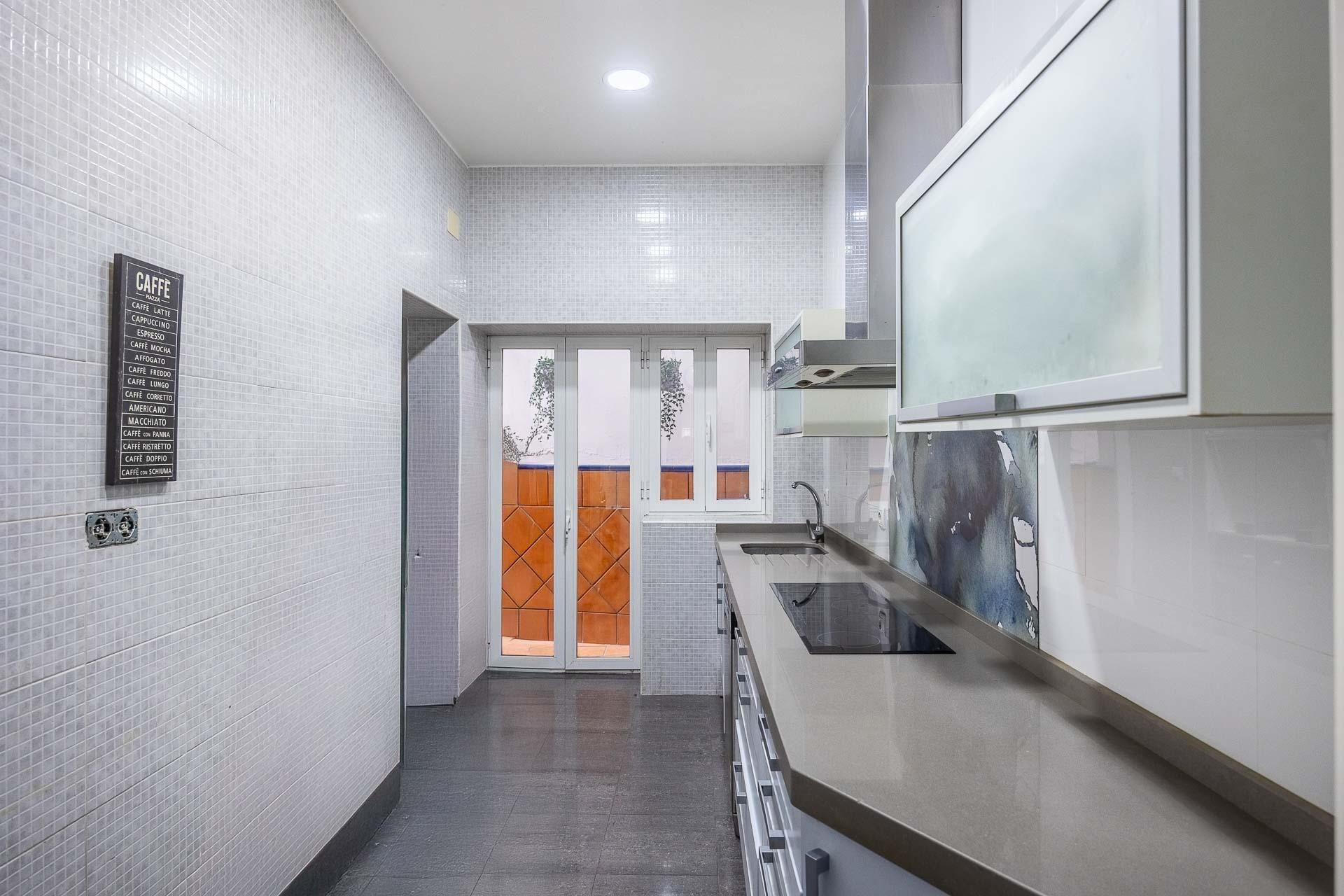 Kitchen of Planta baja for sale in  Sevilla Capital  with Air Conditioner, Heating and Terrace