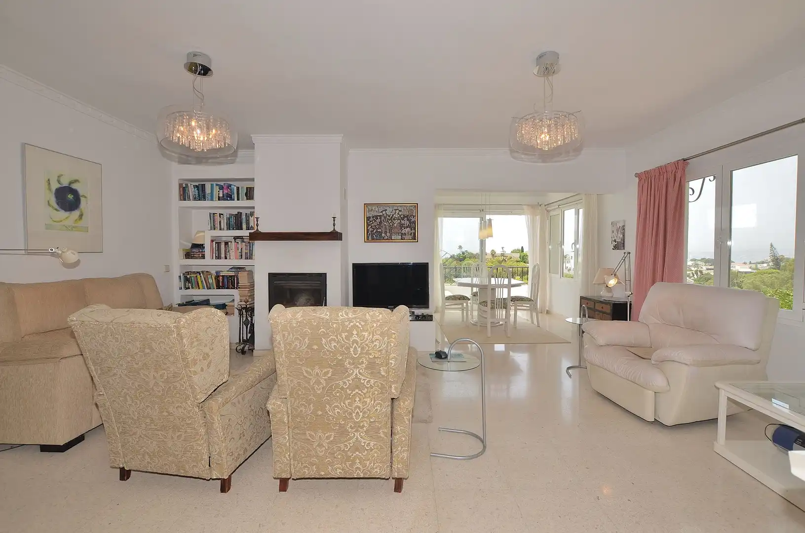 Sala de estar de Casa o chalet en venta en Benalmádena con Aire acondicionado, Jardín privado y Terraza