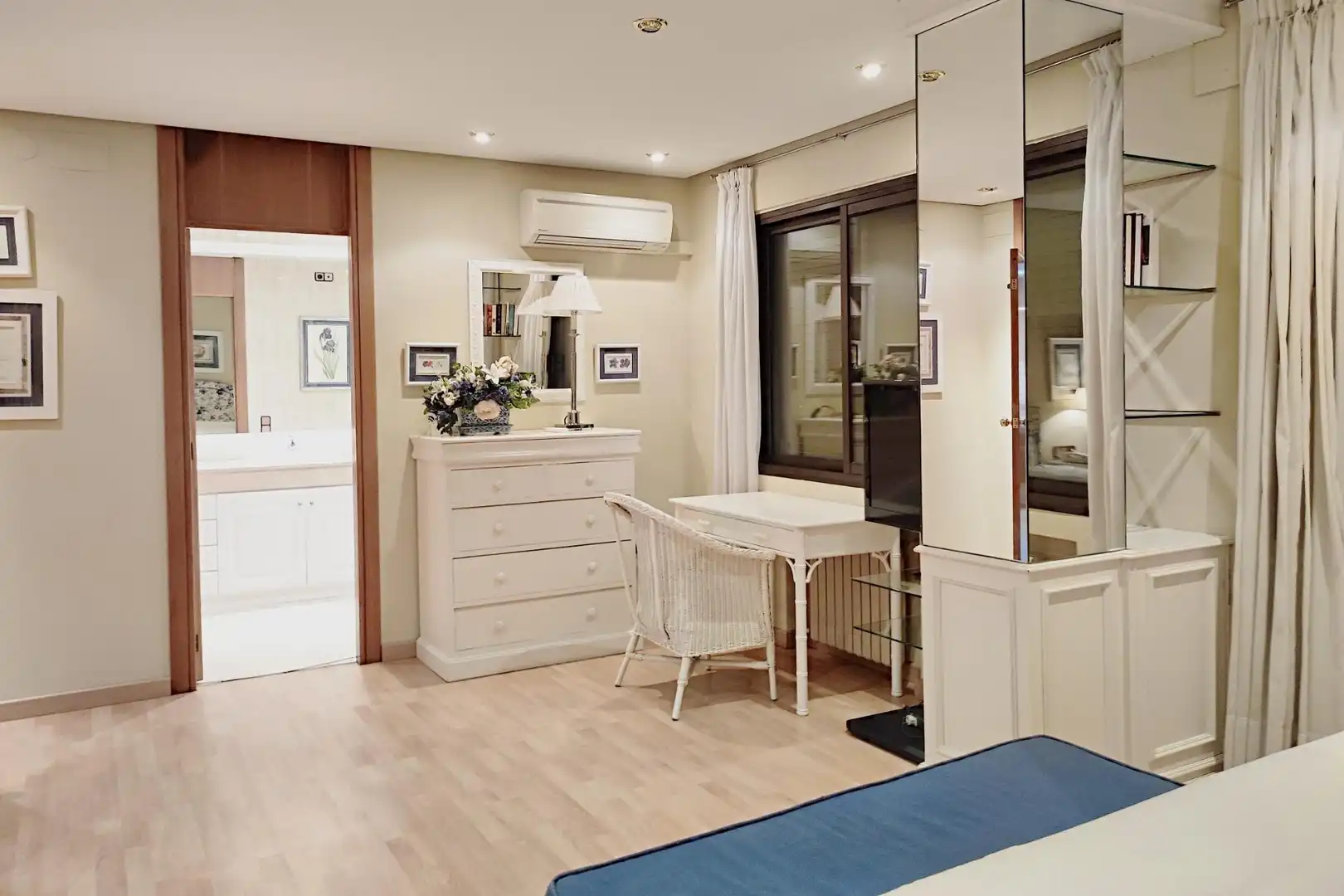 Bedroom of Houses for sale in L'Eliana  with Air Conditioner, Heating and Private garden