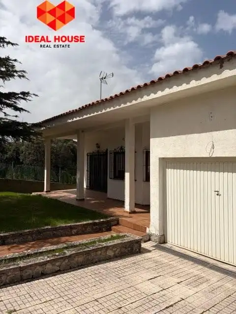 Vista exterior de Casa o chalet en venta en Segovia con Calefacción, Terraza y Balcón