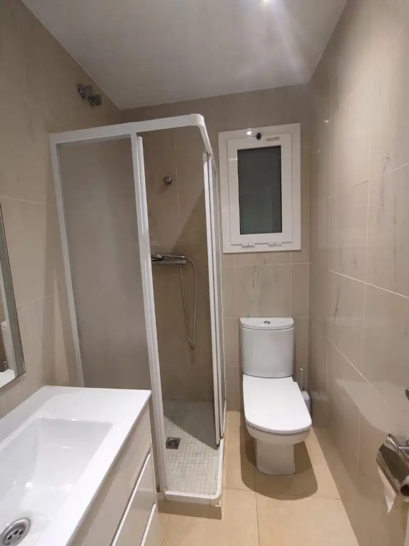 Baño de Piso en venta en L'Hospitalet de Llobregat con Balcón