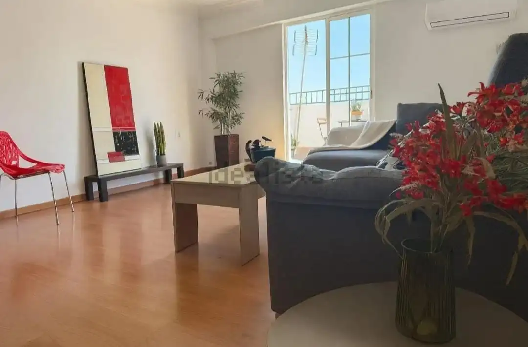 Wohnzimmer von Dachboden zum Verkauf in Almería mit Klimaanlage und Terrasse