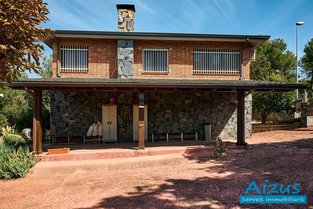 Vista exterior de Casa o xalet en venda en Seva amb Aire condicionat, Calefacció i Jardí privat
