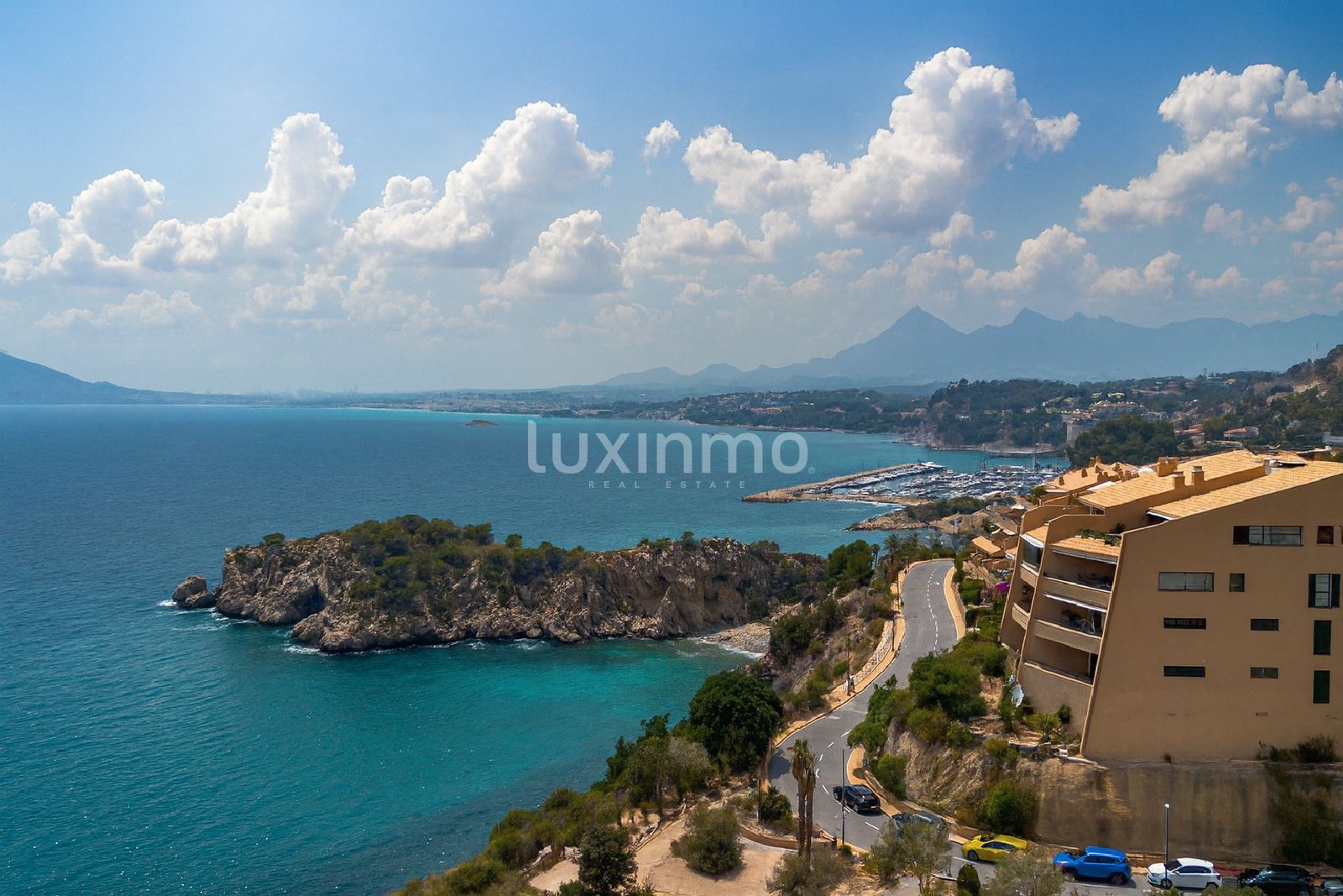 Vista exterior de Àtic en venda en Altea amb Aire condicionat, Calefacció i Terrassa