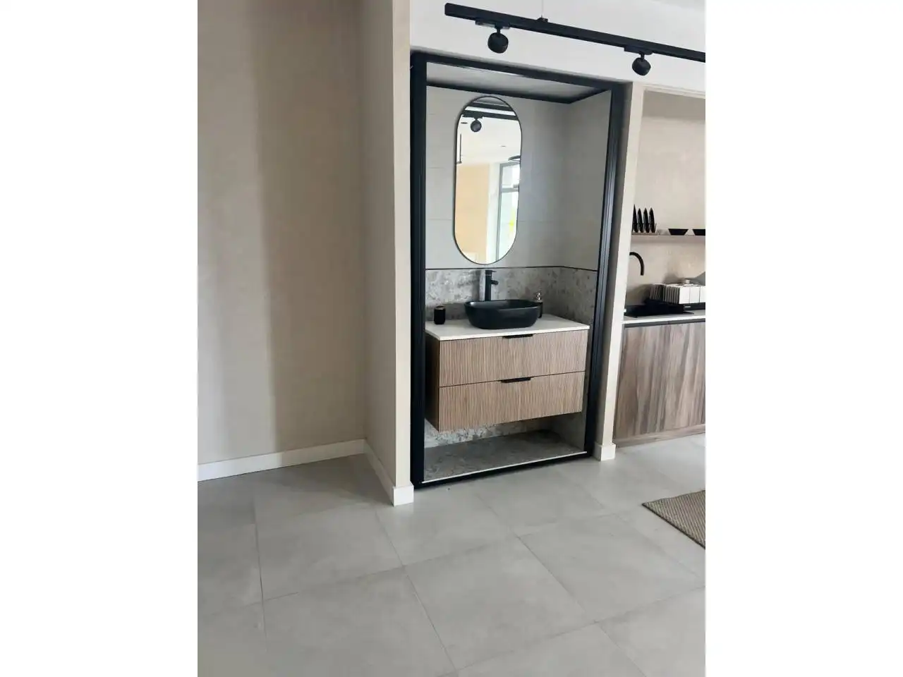 Local comercial en alquiler en Avenida Cayetano del Toro, imagen 4