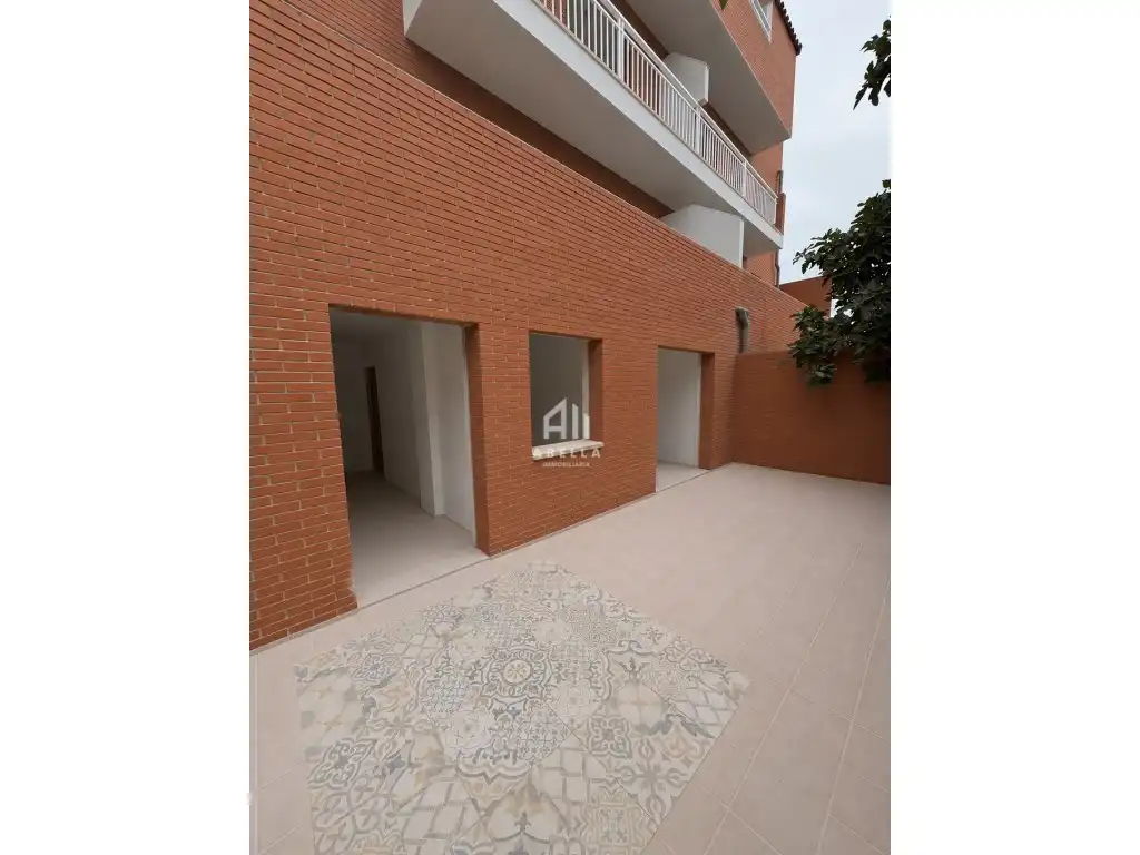 Baixos amb ascensor en venda a Calle Folch I Torres