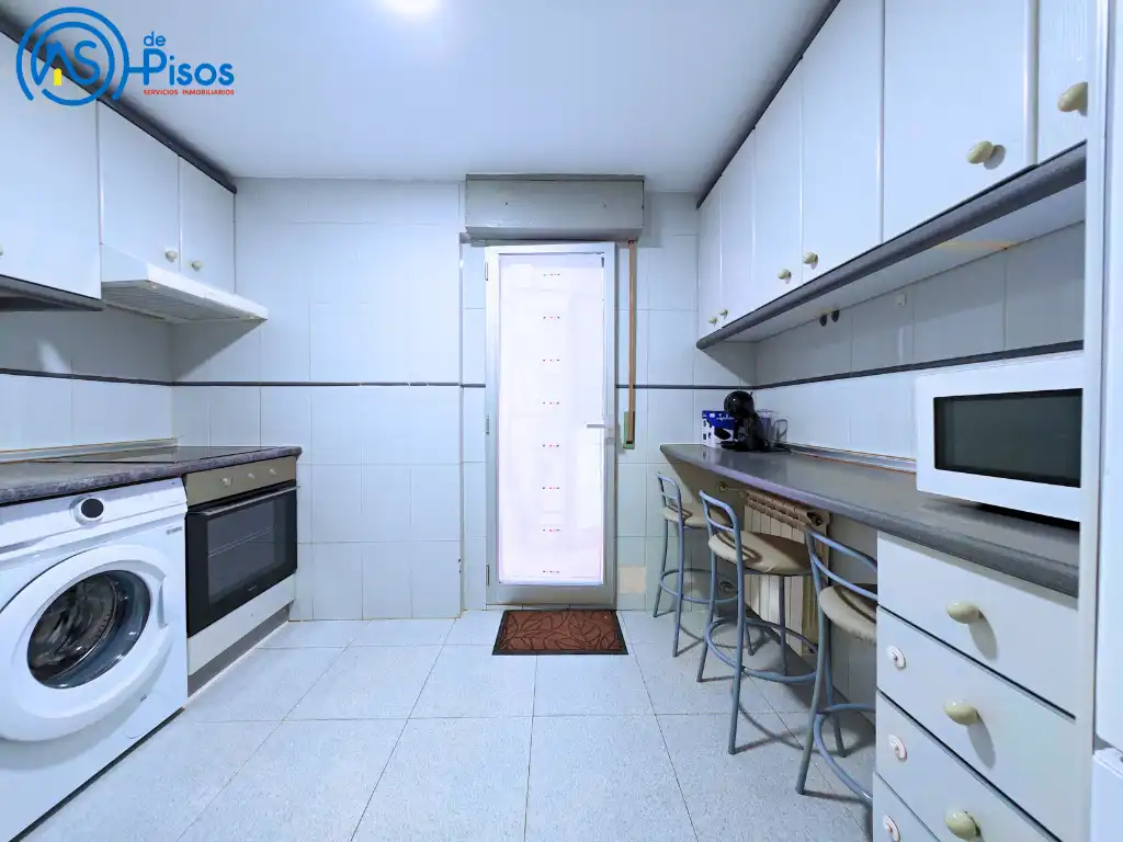 Flat for rent in Calle de Felisa Galé, 2, La Jota