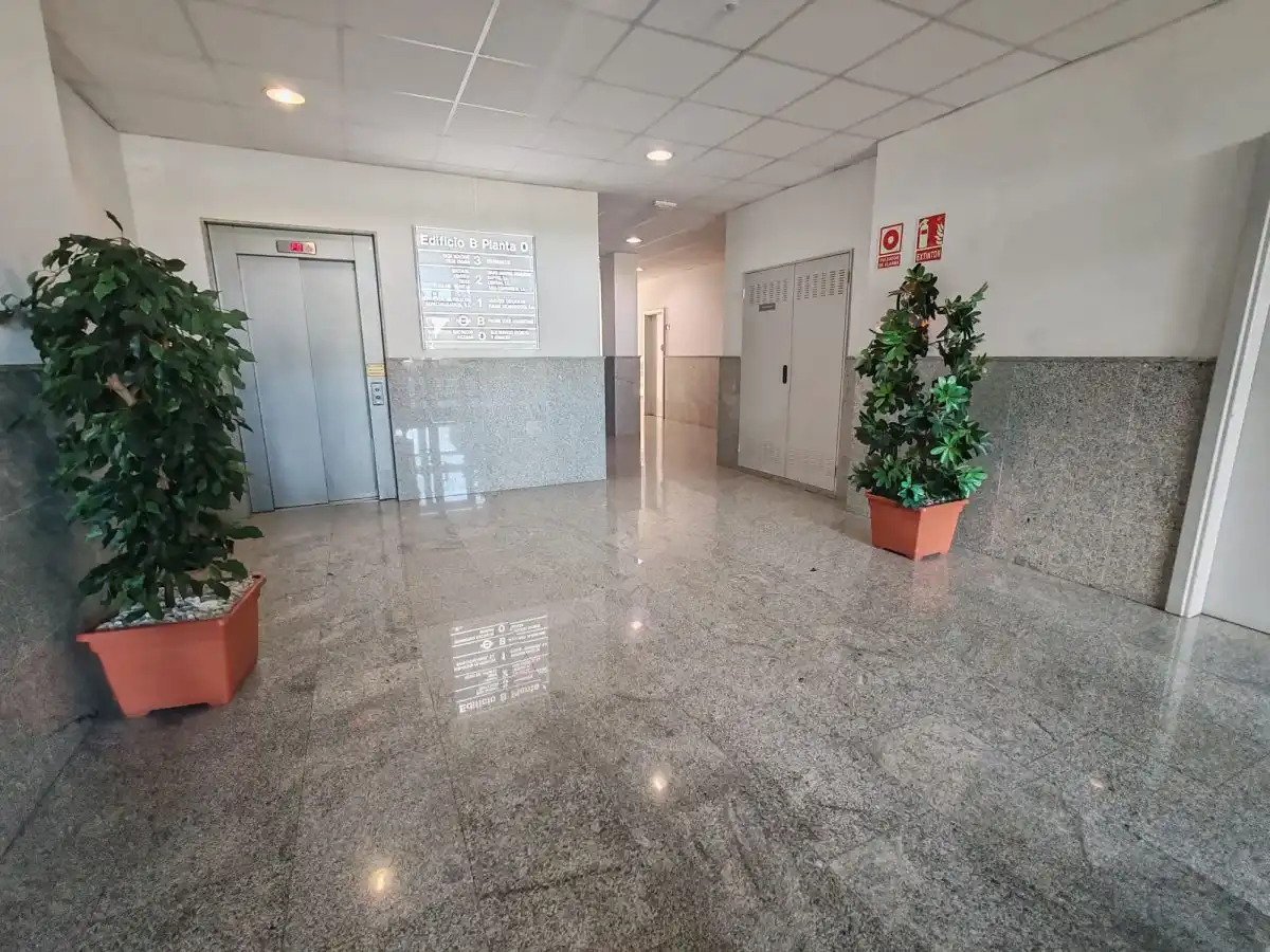 Büro zum Verkauf in Alcobendas mit Klimaanlage, Heizung und Terrasse
