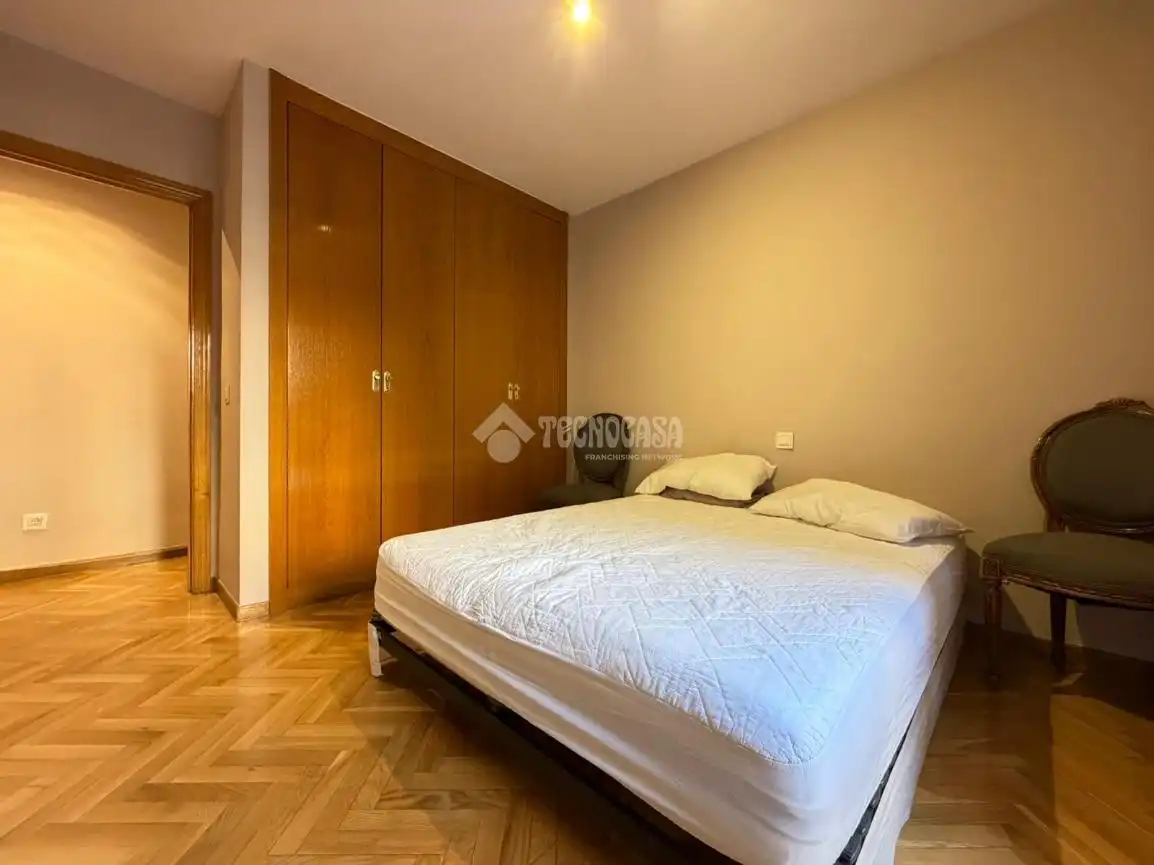 Bedroom of Flat for rent in Madrid  with Heating and Community pool