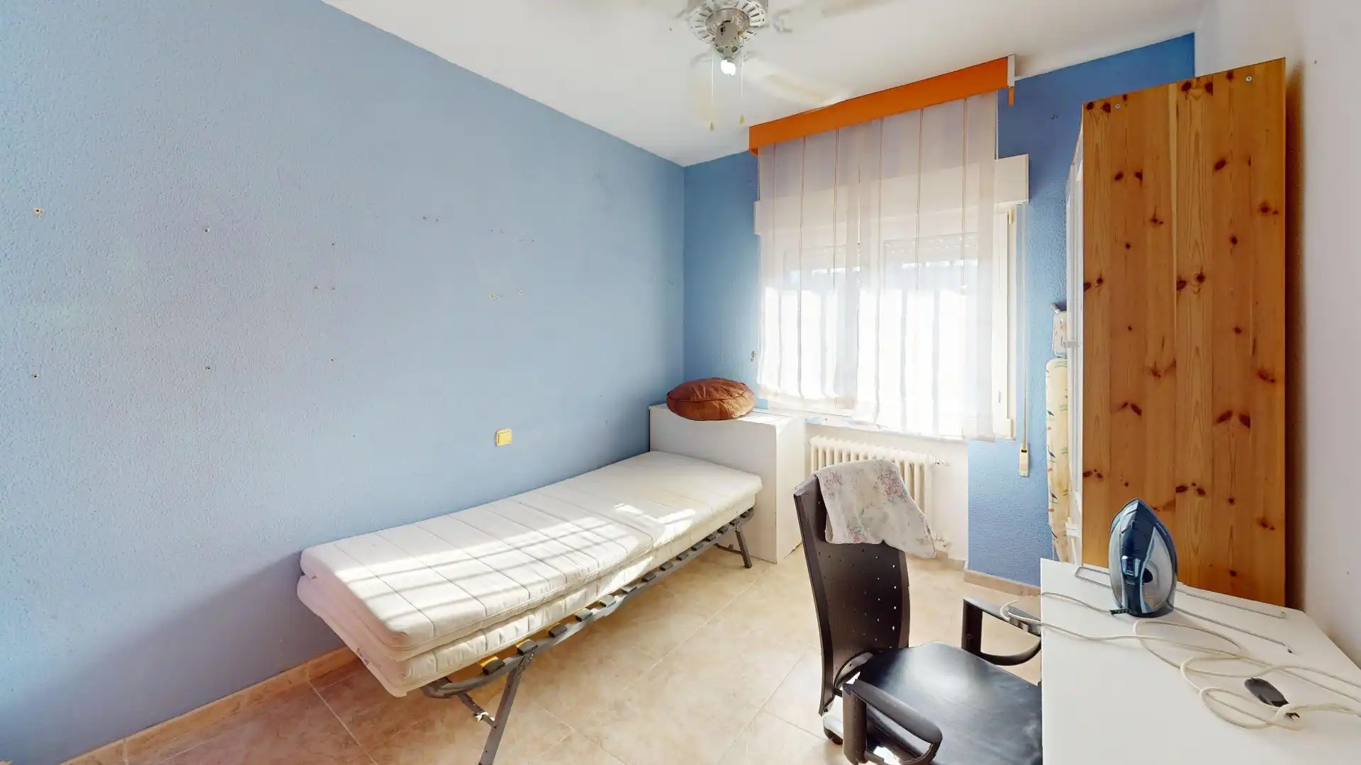 Habitación de Casa adosada en venta en El Molar (Madrid) con Calefacción, Jardín privado y Terraza