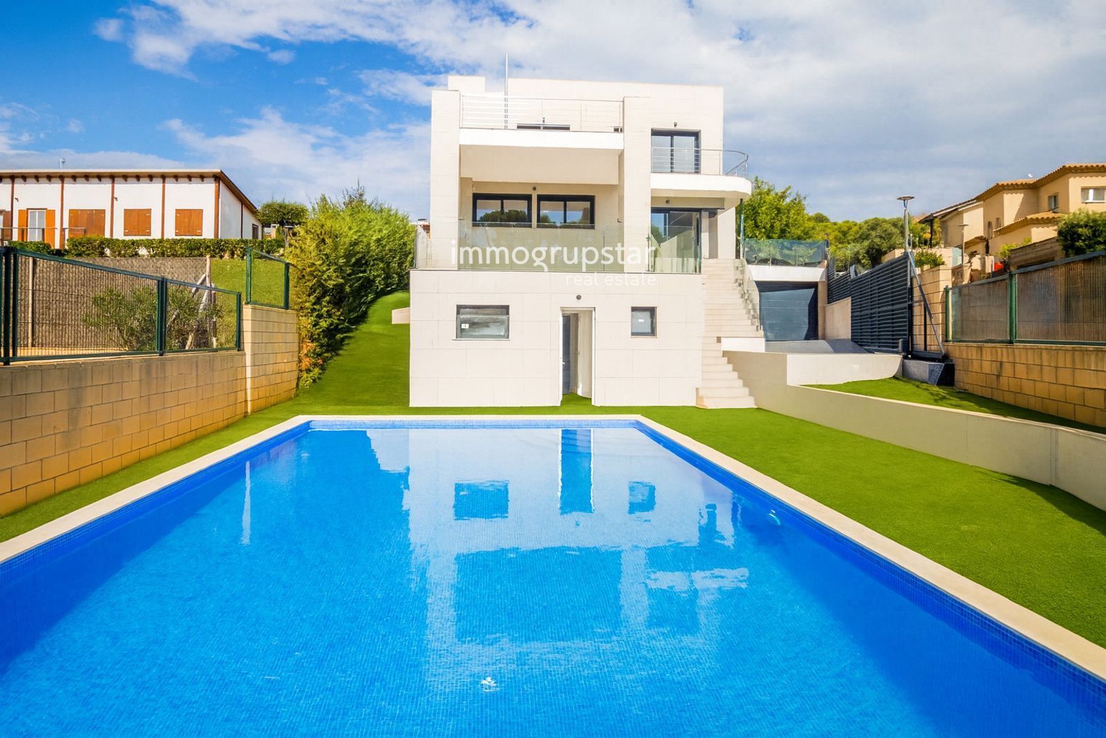 Exterior view of House or chalet for sale in Palamós  with Air Conditioner, Heating and Terrace
