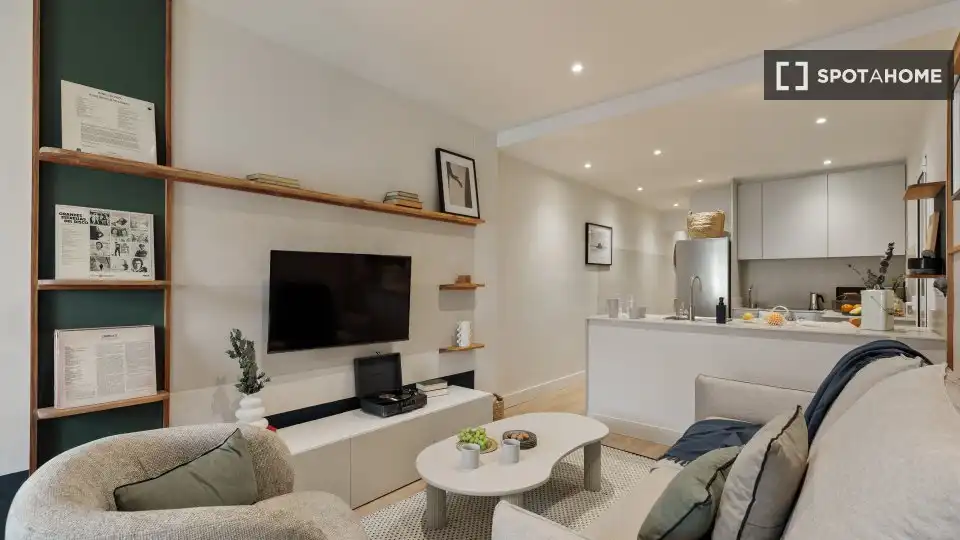 Sala d'estar de Apartament per a compartir en Barcelona amb Aire condicionat, Terrassa i Moblat