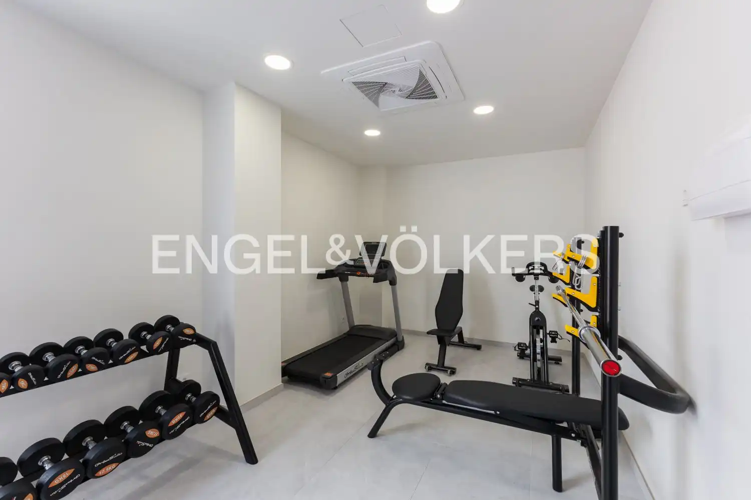 Flat for rent in Valencia  with Air Conditioner, Heating and Parquet flooring